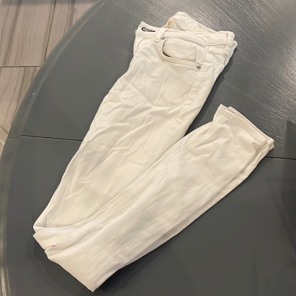 White skinny jeans